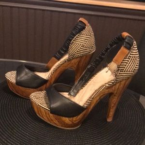 High heel sandals